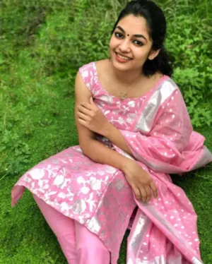 Chanakyapuri Escort Service Profile Call Girl College Girl