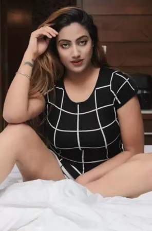 Zoya Noida Sector 113 Call Girl Genuine Service