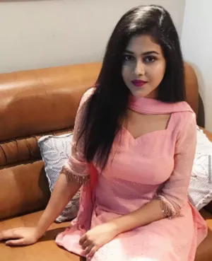 Call Girl Aakriti Munirka Low Price